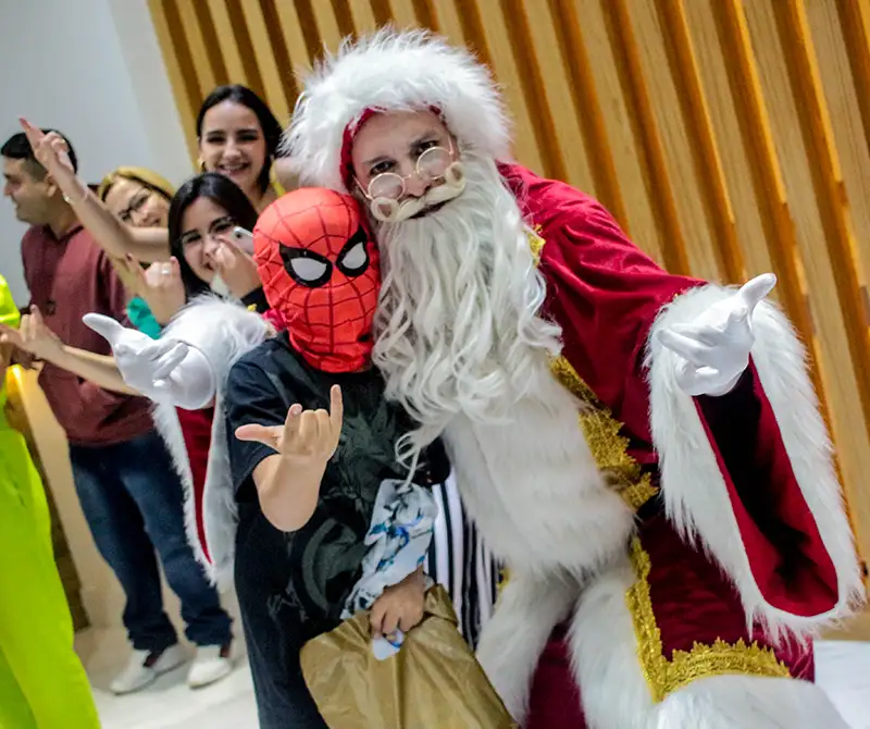 contratar-papai-noel-personagem-vivo