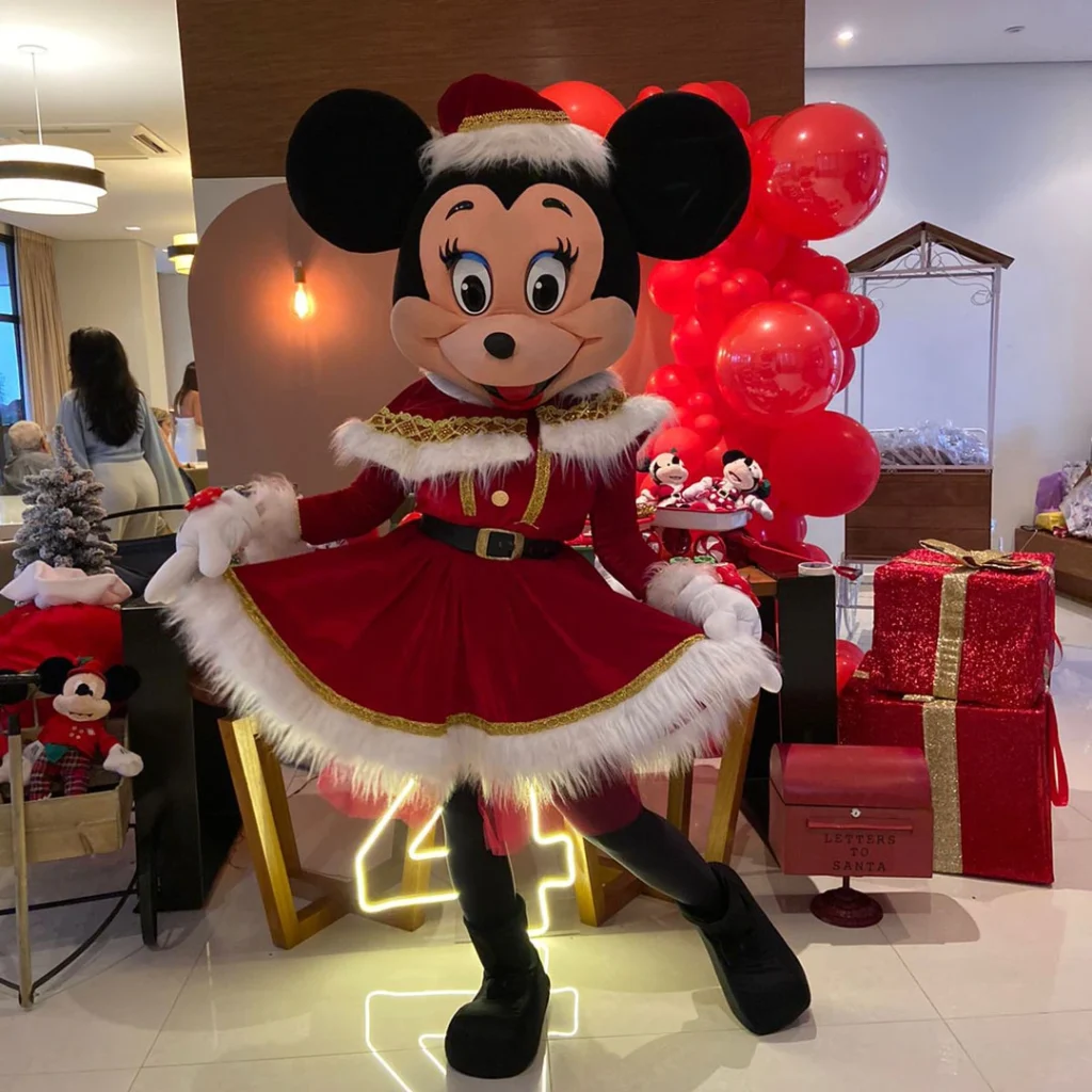 Escolhendo personagem natalino