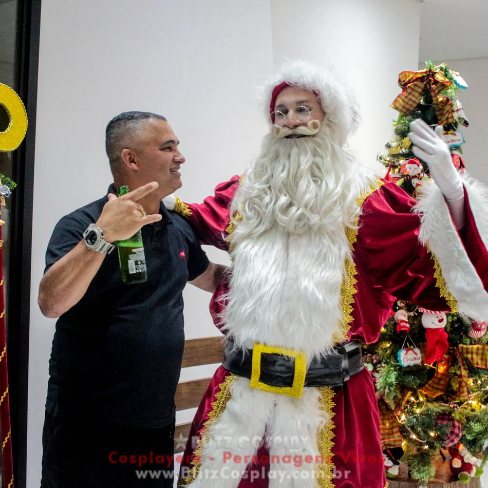 Papai Noel trazendo alegria em Cidade Tiradentes Papai Noel trazendo alegria em Cidade Tiradentes