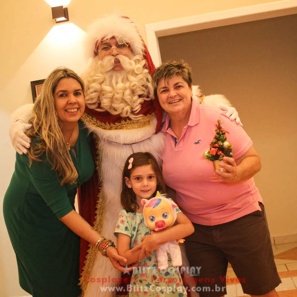 Papai Noel trazendo alegria em Perdizes